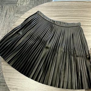 Theory Size 8 LEATHER skirt